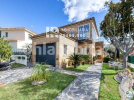  (unifamiliar adossada), 244 m², Zona