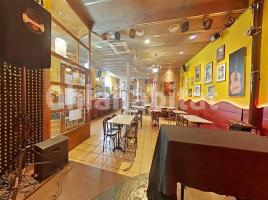 Local comercial, 320 m², cerca de bus y tren