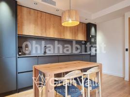 Apartamento, 95 m², cerca de bus y tren, seminuevo