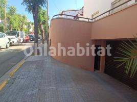 Alquiler local comercial, 43 m², cerca de bus y tren, Calle d'Àngel Guimerà, 2
