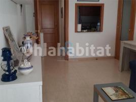 Apartament, 60 m², près de bus et de train, Calle de la Muralla