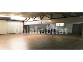 Louer , 550 m², Pasaje Multindus