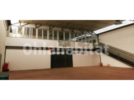 Louer , 550 m², Pasaje Multindus