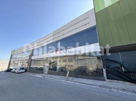 Louer , 1000 m², Zona