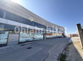 Louer , 1000 m², Zona