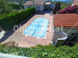 Houses (villa / tower), 125 m², Calle Ombú