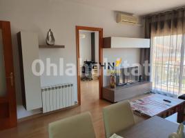 Dúplex, 78 m², près de bus et de train, presque neuf