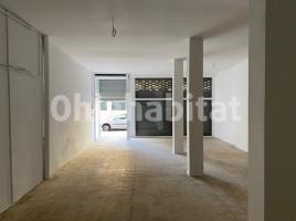 Local comercial, 95 m², prop de bus i tren