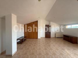Dúplex, 146 m², cerca de bus y tren, Calle de Lluís Puigjaner