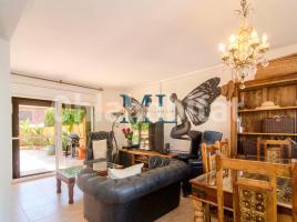 Casa (unifamiliar adosada), 140 m², seminuevo, Calle de Mossèn Joan Llopis Pi