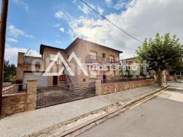 Houses (villa / tower), 237 m², Paseo del Prat, 11