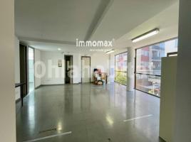 Louer , 121 m², Zona