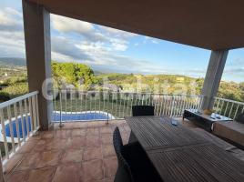 Houses (villa / tower), 305 m², almost new, Calle Isidre Nonell