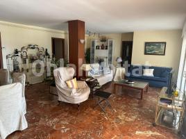 Apartament, 201 m², near bus and train, Calle Duero