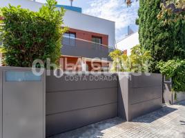 Houses (villa / tower), 296 m², almost new