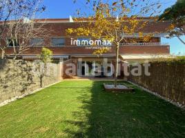 Casa (unifamiliar adosada), 200 m², Zona