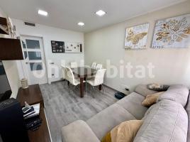 Àtic, 69 m², près de bus et de train