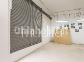 Local comercial, 104 m², cerca de bus y tren, Calle Arnau Palau