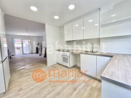 Piso, 115 m², cerca de bus y tren, Calle de Guipúscoa