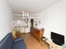 Apartament, 32 m², Zona