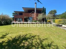 Houses (detached house), 491 m², almost new, Zona
