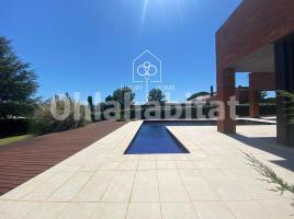Houses (detached house), 491 m², almost new, Zona