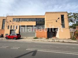 Louer , 800 m², Zona