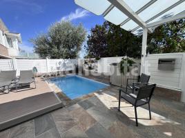 Alquiler Casa (unifamiliar adosada), 276 m², seminuevo