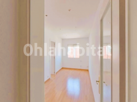 Àtic, 50 m², près de bus et de train, Calle de la Maladeta, 15