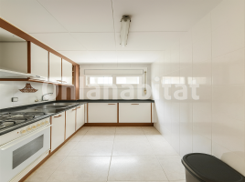 Flat, 72 m², near bus and train