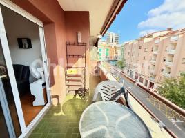 Flat, 85 m², near bus and train, Calle Santiago Russinyol