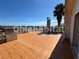 Casa (unifamiliar adossada), 366 m², Zona