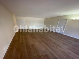 Pis, 113 m², prop de bus i tren