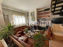 Houses (villa / tower), 354 m², Calle Bosc