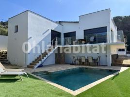 Houses (villa / tower), 150 m², Calle Navarra, 33