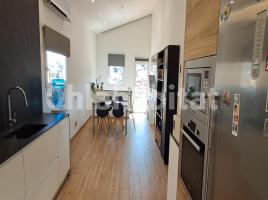 Houses (villa / tower), 91 m², Calle de Vilanova i la Geltrú