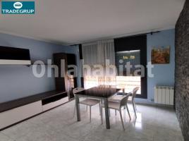 Pis, 144 m², prop de bus i tren
