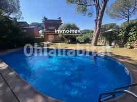 Casa (unifamiliar adossada), 318 m², Zona