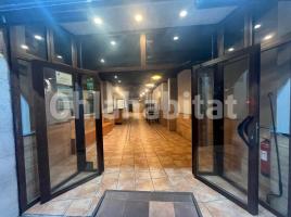 For rent business premises, 150 m², near bus and train