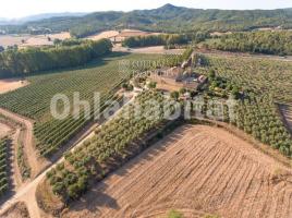 Houses (masia), 7032 m², Zona