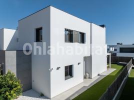 Casa (unifamiliar adosada), 183 m², seminuevo, Zona