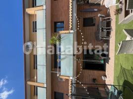  (unifamiliar adossada), 239 m², presque neuf