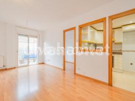 Dúplex, 85 m², cerca de bus y tren, Calle de València