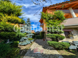 Houses (detached house), 226 m², almost new