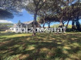 Casa (unifamiliar aïllada), 369 m², Calle Canigó, 562