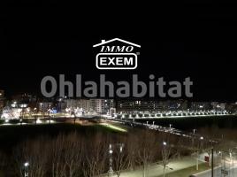 Louer àtic, 103 m², près de bus et de train, presque neuf