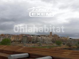 Louer àtic, 103 m², près de bus et de train, presque neuf