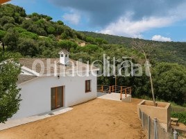 Houses (detached house), 330 m², almost new