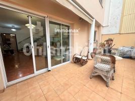 Houses (terraced house), 196 m², almost new, Zona