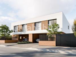 Casa (unifamiliar adossada), 170 m², prop de bus i tren, nou